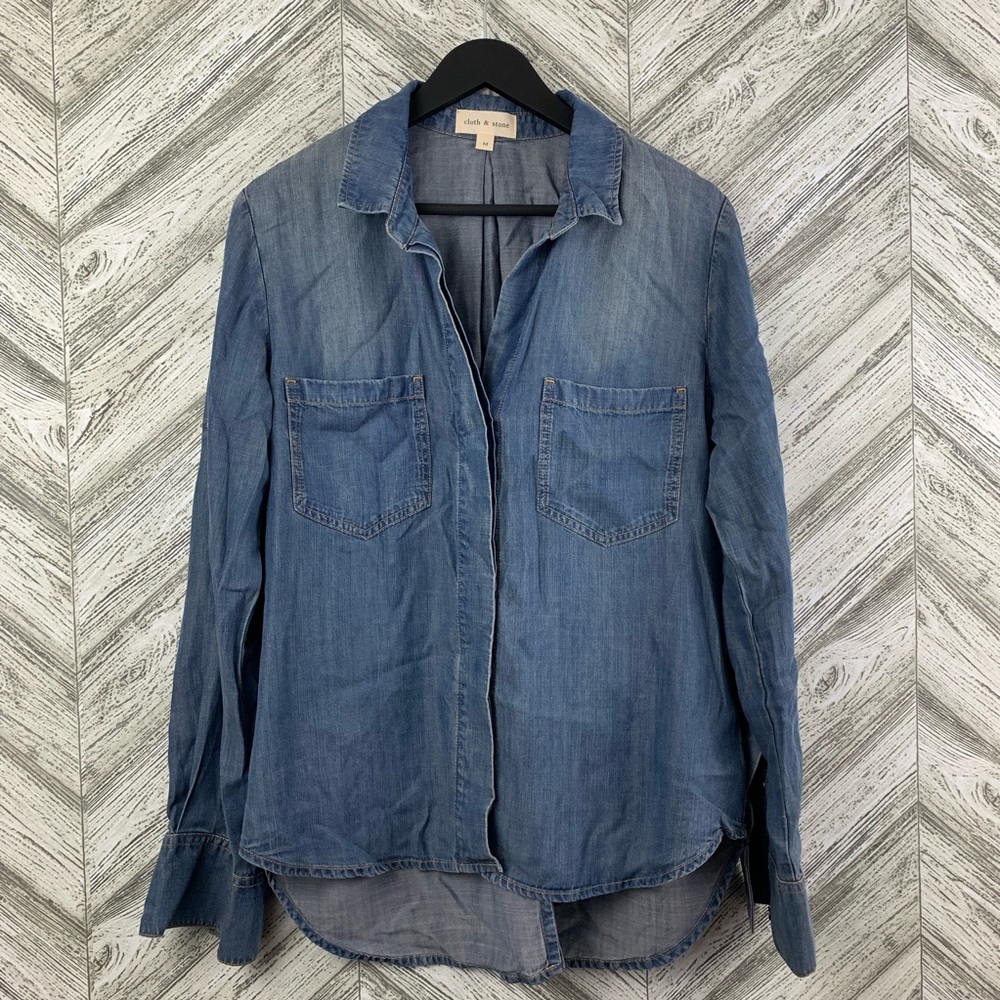 Cloth & Stone Chambray Top Size M NWOT